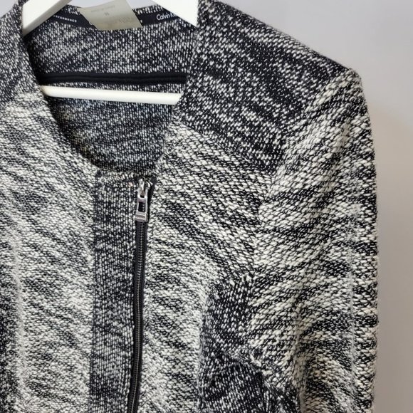 𝅺Calvin Klein Sweater - Picture 2 of 5